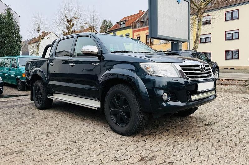Dark steel Gebraucht 2014 Toyota HiLux Executive Abholung | 27.200 € (Teuer) - Bild 1/4