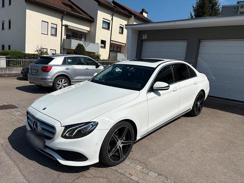 Gebraucht Mercedes 220 194 PS (142 kW) 2016 Weiß Limousine