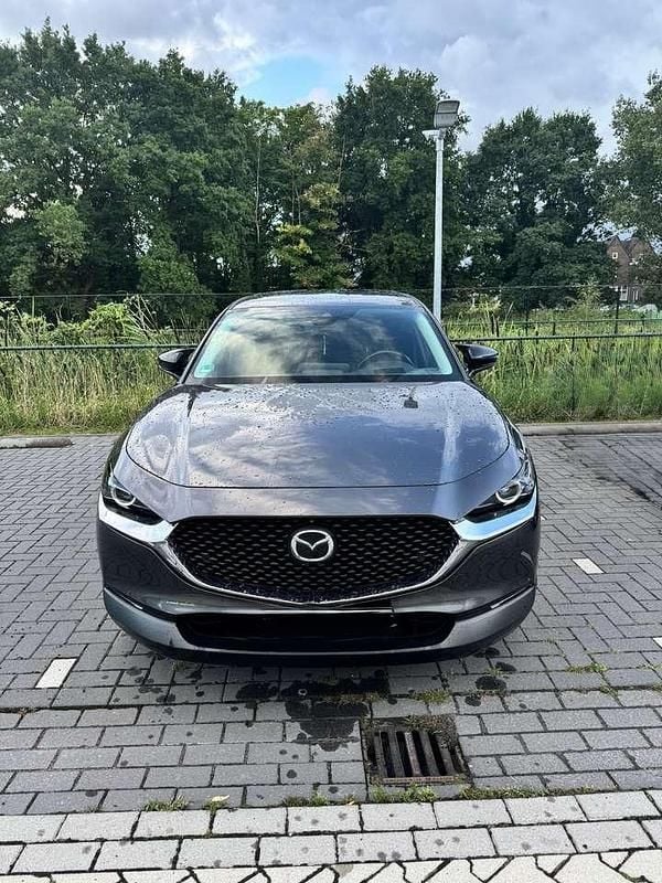 Grau Gebraucht 2022 Mazda CX-30 Selection SUV | 24.500 € (Guter Preis) - Bild 1/4