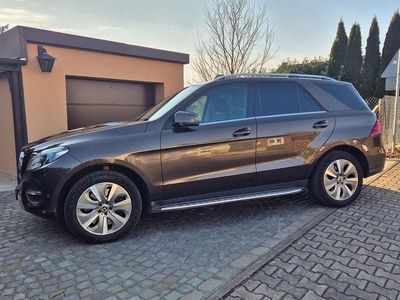 Braun Gebraucht 2017 Mercedes GLE350 SUV | 27.900 € (Guter Preis) - Bild 1/4