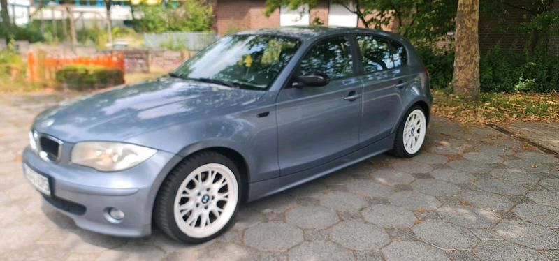 Grau Gebraucht 2006 BMW 120 Kleinwagen | 2.500 € (Fairer Preis) - Bild 1/4