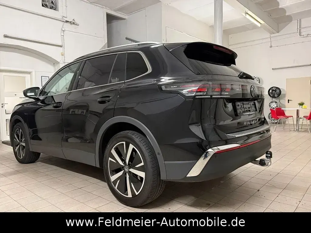 Gebraucht VW Tiguan Pro 150 PS (110 kW) 2024 Schwarz SUV