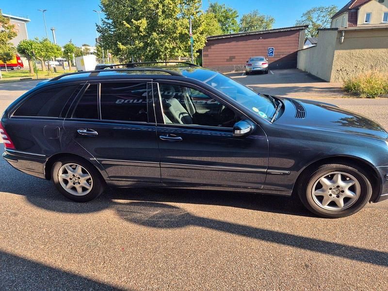 Gebraucht 2004 Mercedes C200 Classic Kombi | 3.200 € (Fairer Preis) - Bild 1/4