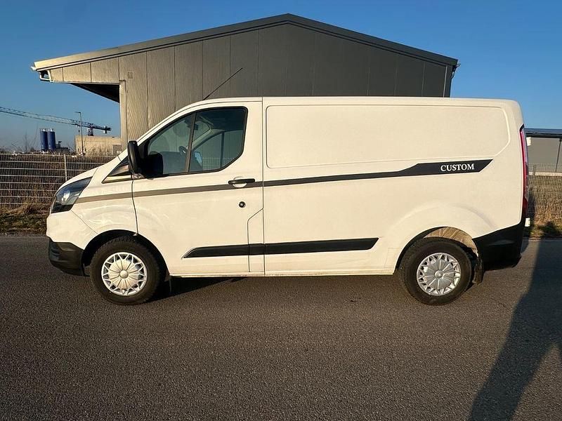 Gebraucht Ford Transit Custom 105 PS (77 kW) 2018 Weiß Van / Kleinbus