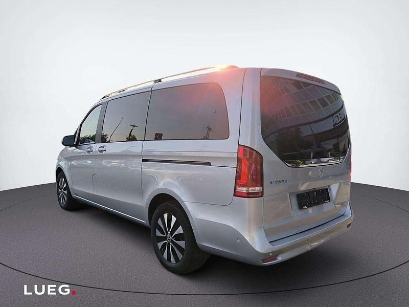Gebraucht Mercedes V250 190 PS (139 kW) 2024 Silber Van / Kleinbus