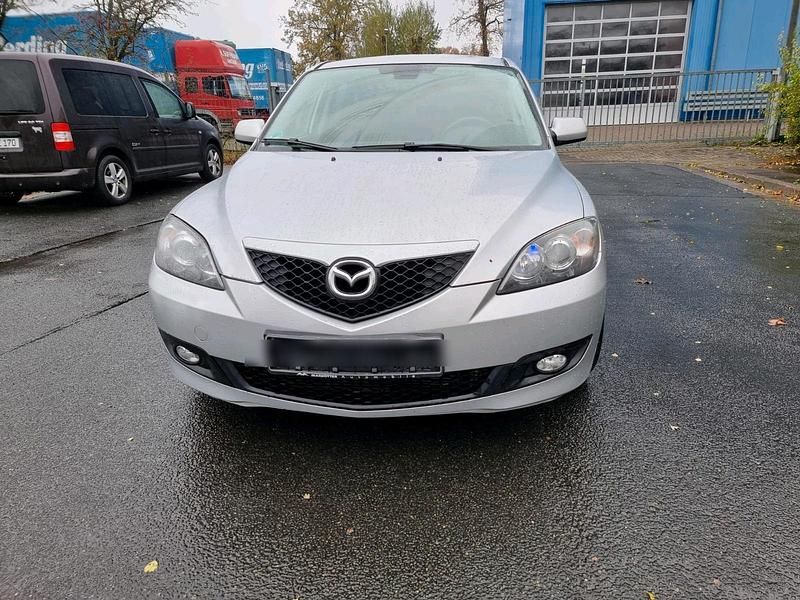 Grau Gebraucht 2007 Mazda 3 Limousine | 1.600 € (Superpreis) - Bild 1/4