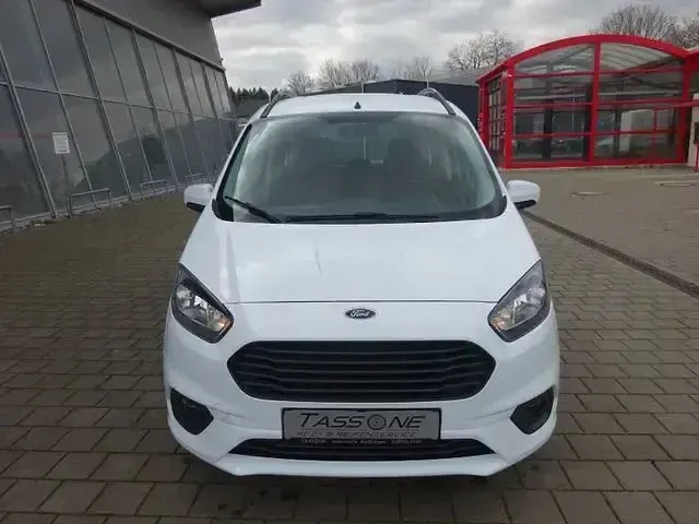 Gebraucht Ford Tourneo Courier Trend 101 PS (74 kW) 2019 Andere Van / Kleinbus