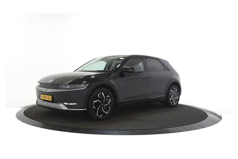 Schwarz Gebraucht 2023 Hyundai Ioniq 6 Style Limousine | 25.950 € (Fairer Preis) - Bild 1/4