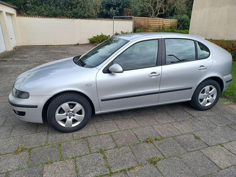 Second-hand Seat Leon 105 CP (77 kW) 2004 Argintiu Hatchback