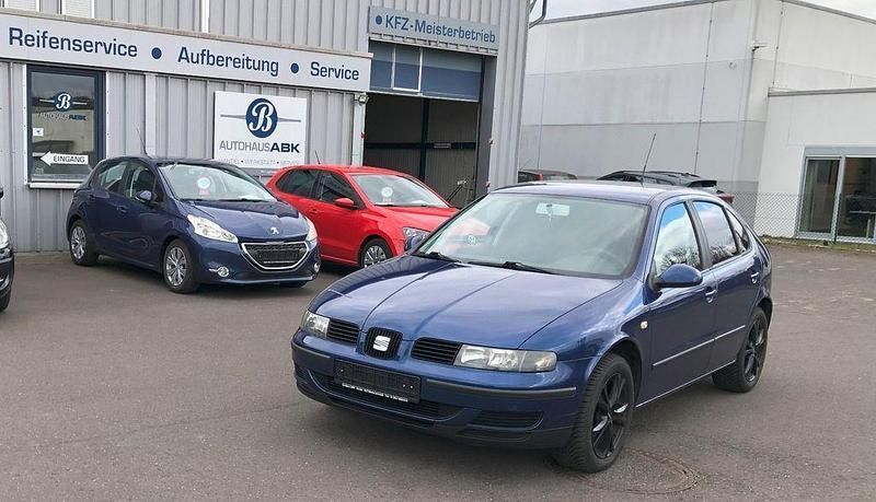 Blau Gebraucht 2004 Seat Leon Stella Limousine | 2.700 € (Teuer) - Bild 1/4