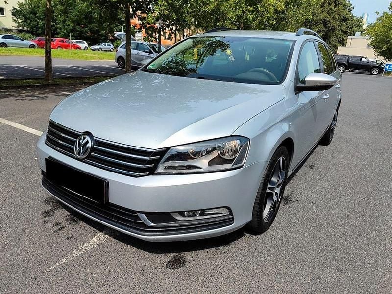 Silber Gebraucht 2012 VW Passat Trendline Kombi | 4.800 € (Superpreis) - Bild 1/4