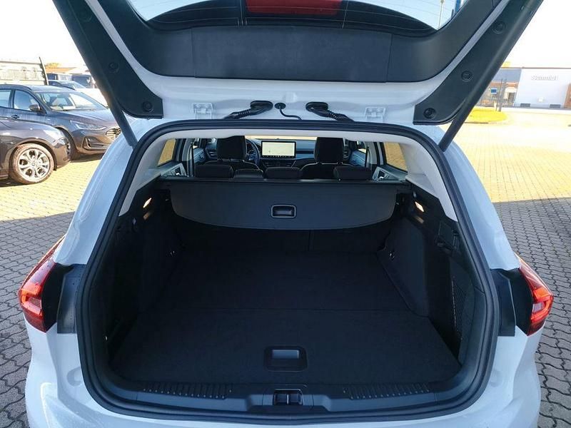 Neu Ford Focus Active 116 PS (85 kW) 2025 Weiß Limousine