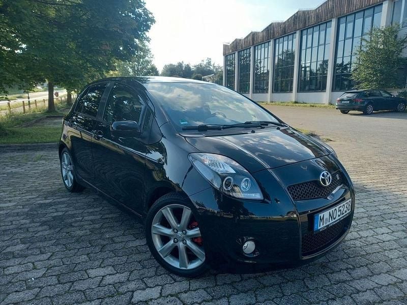 Schwarz Gebraucht 2007 Toyota Yaris Limousine | 7.900 € - Bild 1/4