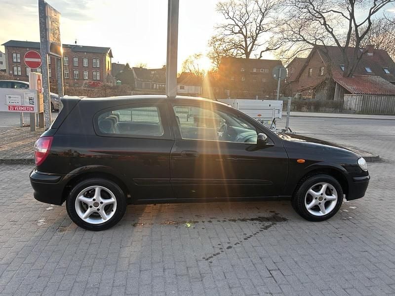 Gebraucht Nissan Almera 90 PS (66 kW) 2002 Schwarz Kleinwagen