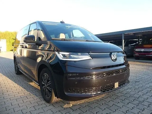 Gebraucht VW Multivan Life 150 PS (110 kW) 2024 Schwarz Van / Kleinbus