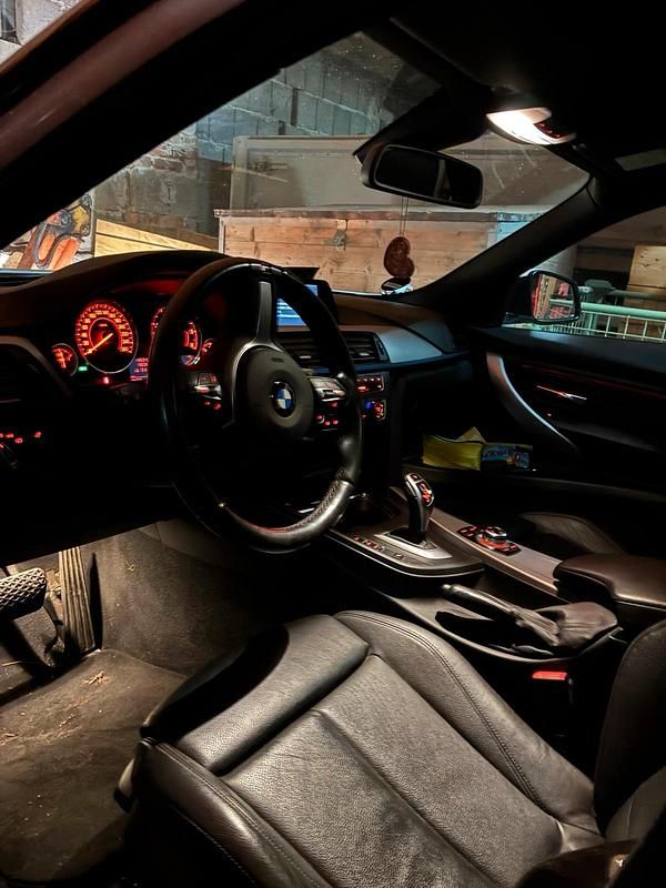 Gebraucht BMW 330 258 PS (189 kW) 2013 Weiß Kombi