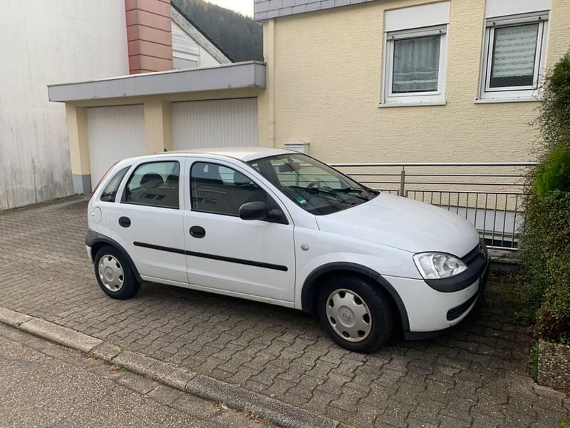 Weiß Gebraucht 2001 Opel Corsa Kleinwagen | 1.050 € (Fairer Preis) - Bild 1/4