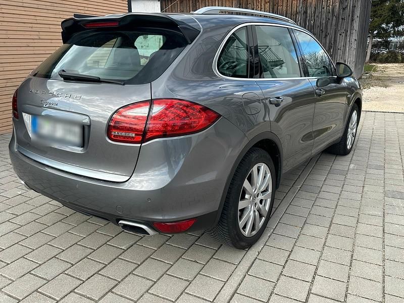 Gebraucht Porsche Cayenne 245 PS (180 kW) 2012 Grau SUV