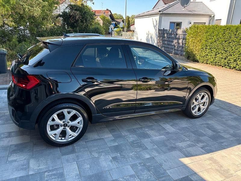 Gebraucht Audi A1 Ambiente 116 PS (85 kW) 2024 Schwarz SUV