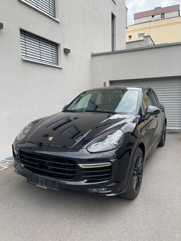 Schwarz Gebraucht 2017 Porsche Cayenne GTS SUV | 47.000 € (Fairer Preis) - Bild 1/4