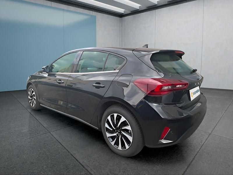 Gebraucht Ford Focus Titanium 125 PS (91 kW) 2024 Schwarz Limousine