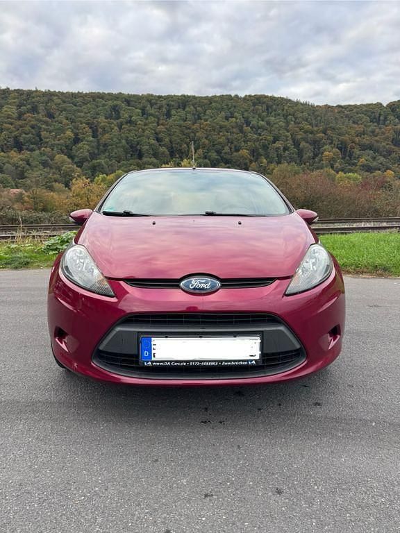 Gebraucht Ford Fiesta 60 PS (44 kW) 2009 Rot Kleinwagen