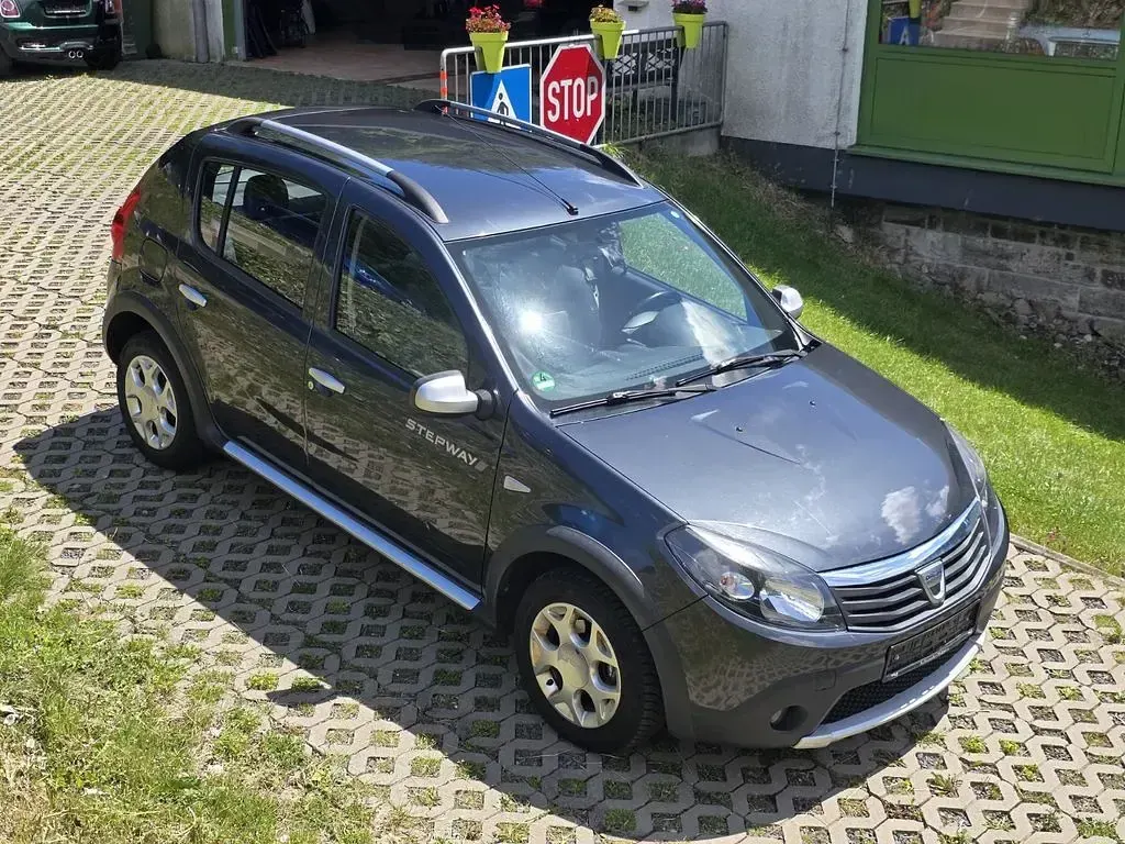 Gebraucht Dacia Sandero Stepway 88 PS (64 kW) 2012 Grau Limousine