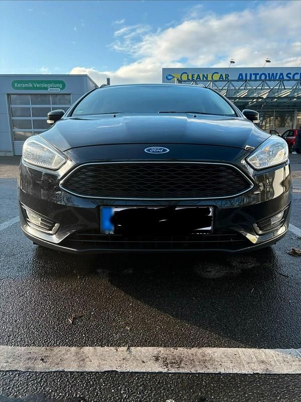 Gebraucht Ford Focus 120 PS (88 kW) 2018 Schwarz Kombi