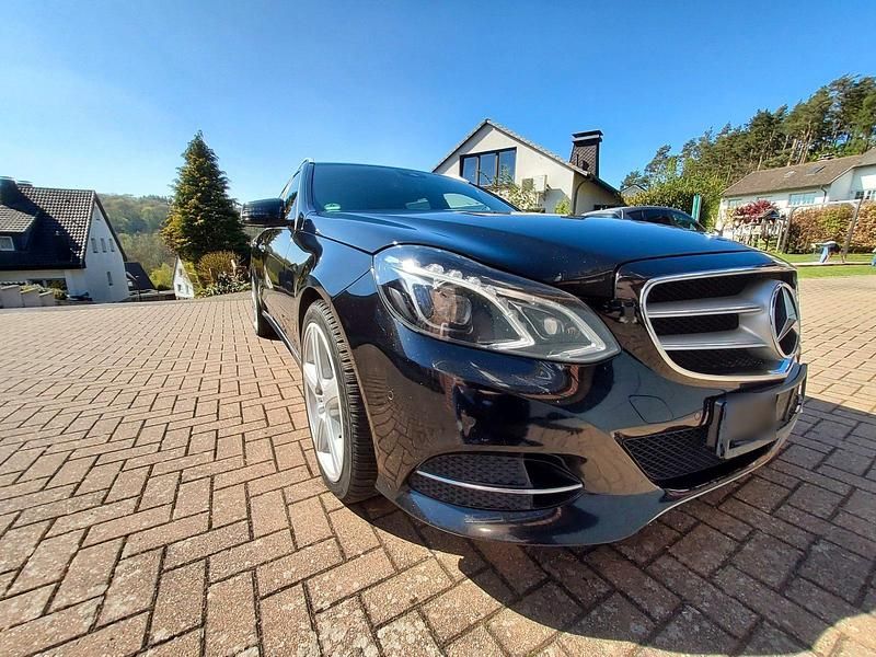 Usata Mercedes E350 252 CV (185 kW) 2014 Nero Station wagon