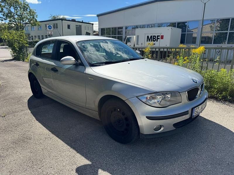Silber Gebraucht 2006 BMW 118 Advantage Kleinwagen | 1.000 € (Guter Preis) - Bild 1/4