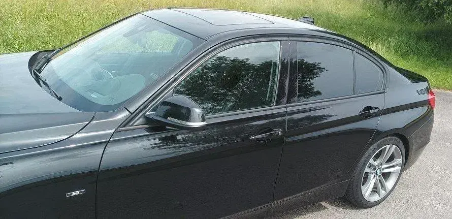 Gebraucht BMW 320 Sport Line 184 PS (135 kW) 2013 Schwarz Limousine