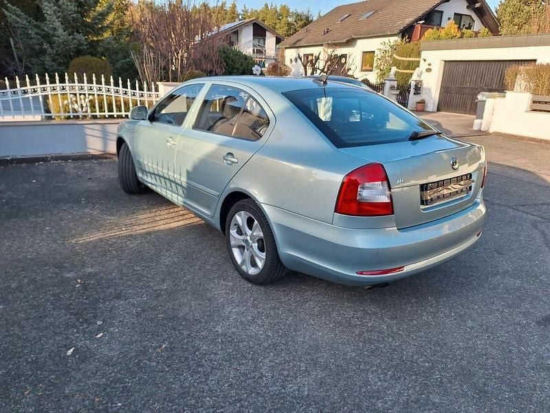 Gebraucht Skoda Octavia Elegance 140 PS (102 kW) 2011 Grün Limousine