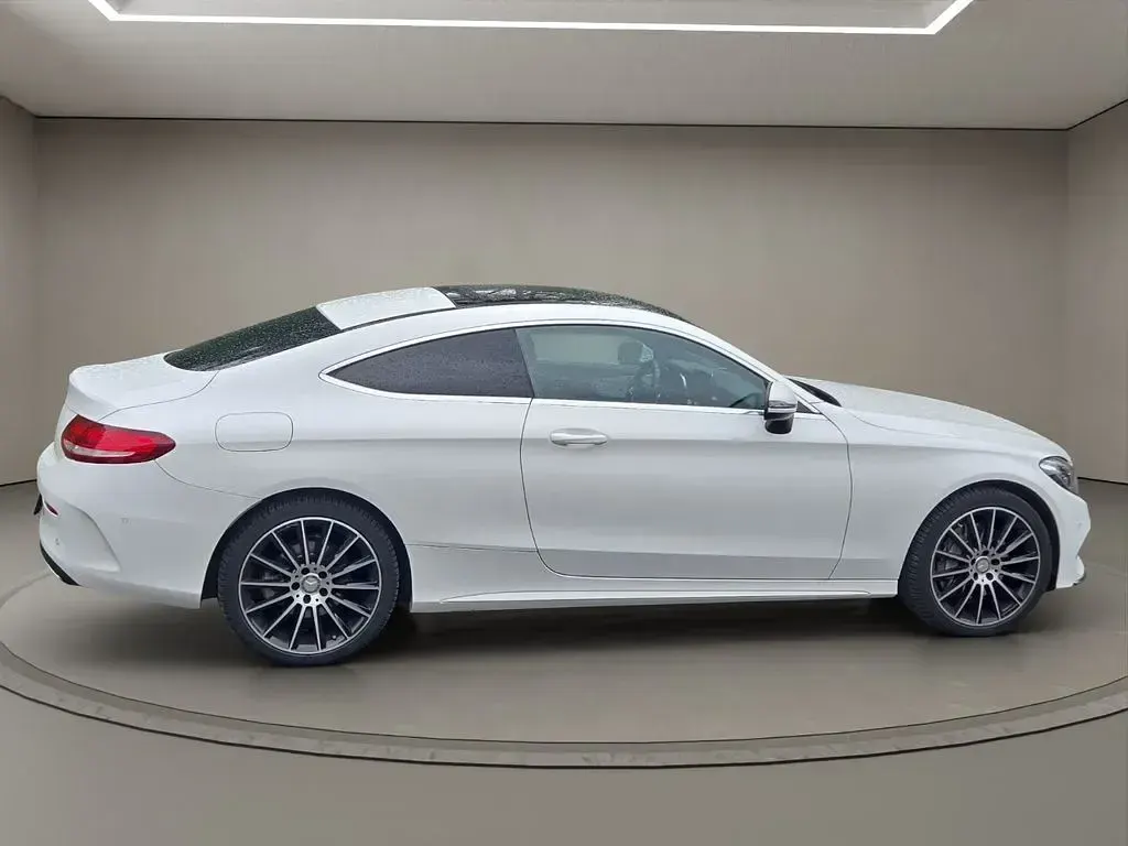 Gebraucht Mercedes C300 AMG 245 PS (180 kW) 2016 Weiß Coupé