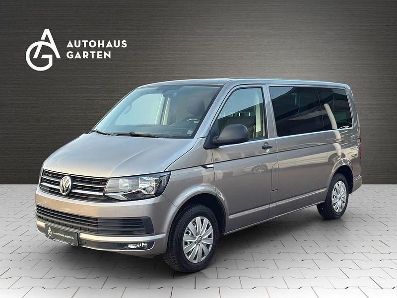 Grau Gebraucht 2016 VW Multivan Trendline Van | 29.950 € (Guter Preis) - Bild 1/4