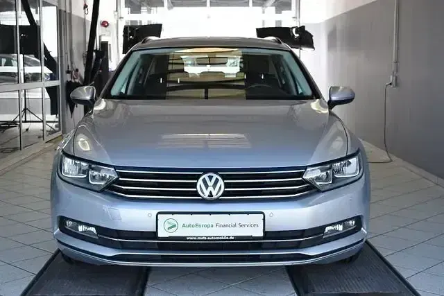 Gebraucht VW Passat Comfortline 120 PS (88 kW) 2016 Reflexsilber metallic Kombi