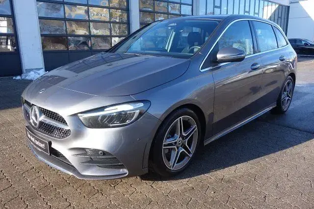 Gebraucht Mercedes B220 AMG 190 PS (139 kW) 2022 Lack mountaingrau Kleinwagen