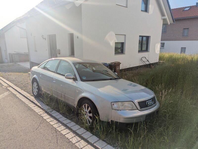 Grau Gebraucht 2000 Audi A6 Limousine | 500 € (Superpreis) - Bild 1/4