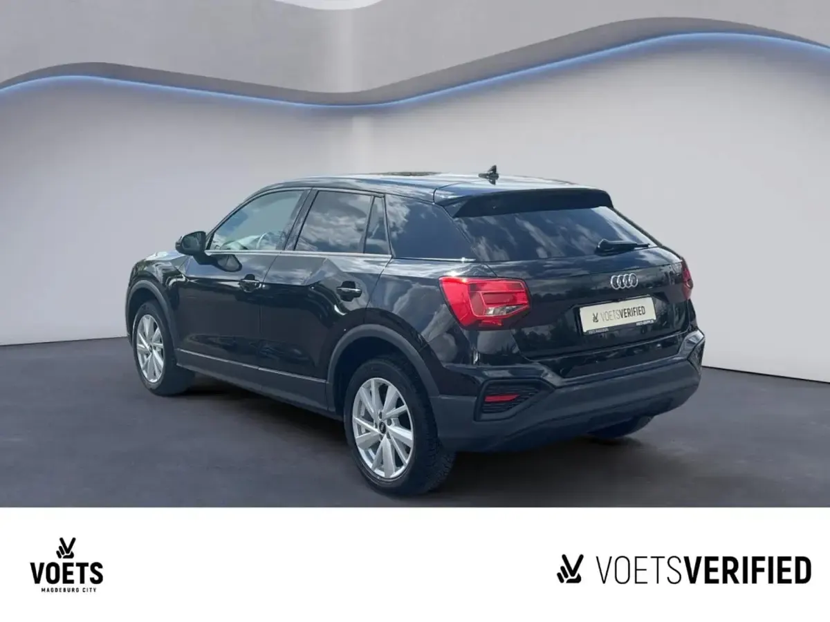 Gebraucht Audi Q2 Basis 150 PS (110 kW) 2022 Schwarz SUV
