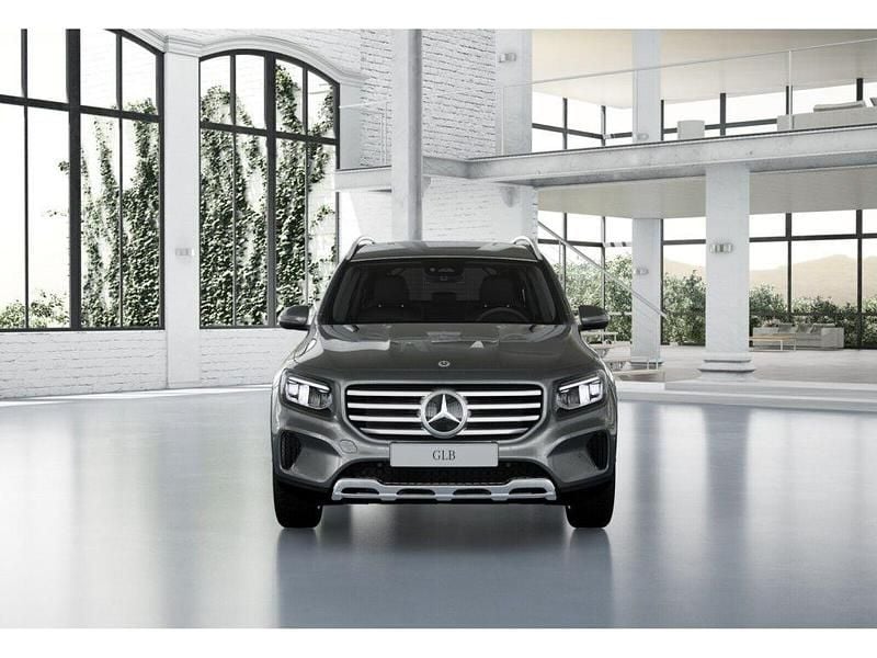 Gebraucht Mercedes GLB200 Progressive 163 PS (119 kW) 2025 Metalliclack mountaingrau SUV