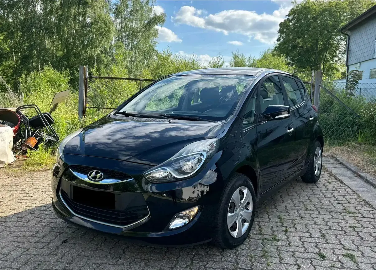 Gebraucht Hyundai ix20 90 PS (66 kW) 2012 Schwarz Kleinwagen