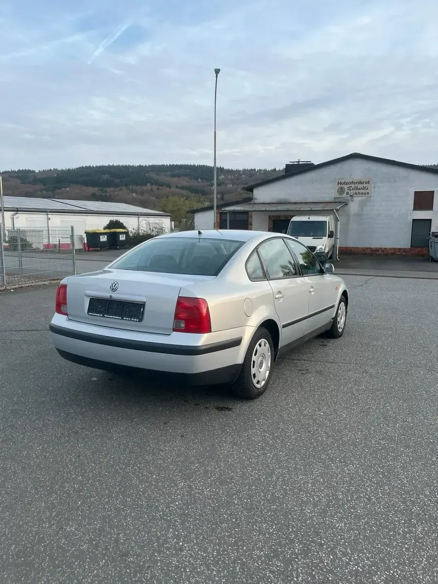 Gebraucht VW Passat 150 PS (110 kW) 1999 Limousine
