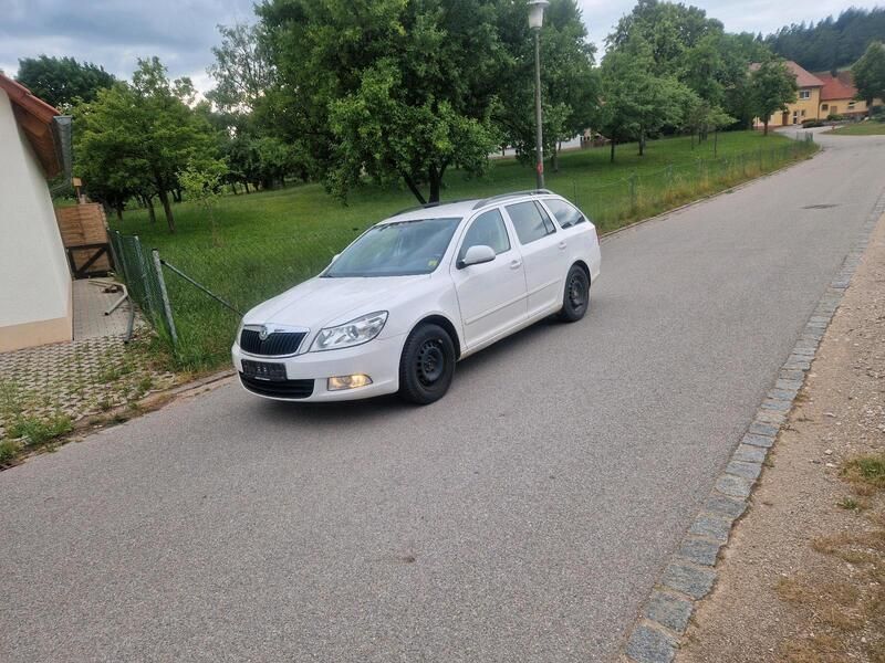 Gebraucht 2012 Skoda Octavia Kombi | 3.250 € (Superpreis) - Bild 1/4