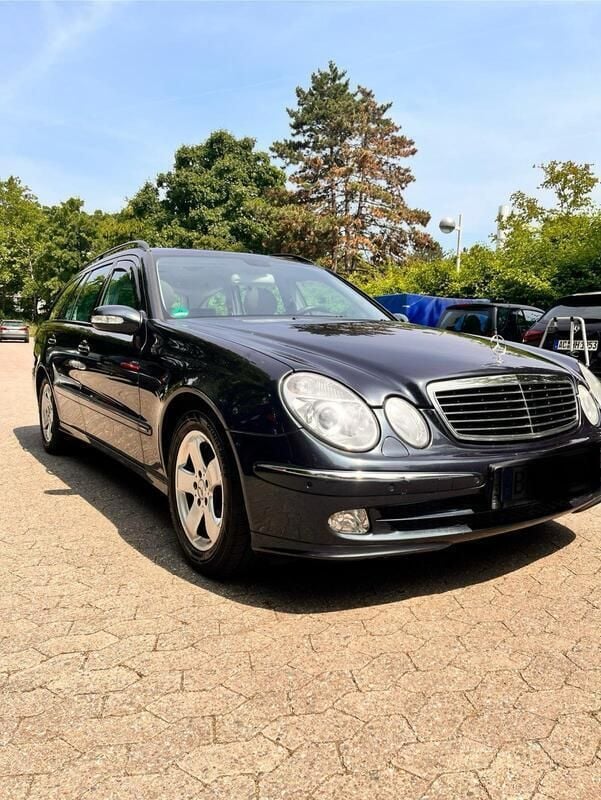 Gebraucht Mercedes E270 Avantgarde 177 PS (130 kW) 2004 Schwarz Kombi