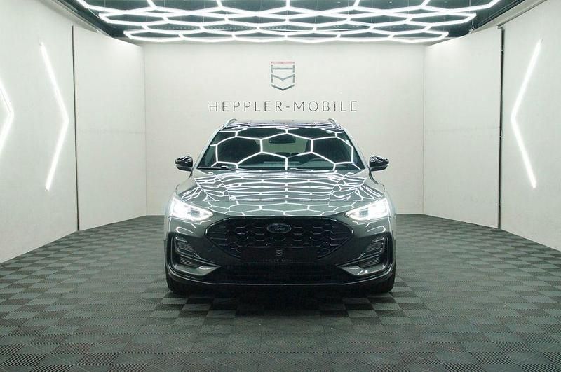 Gebraucht Ford Focus ST-Line X 155 PS (114 kW) 2025 Grau Limousine
