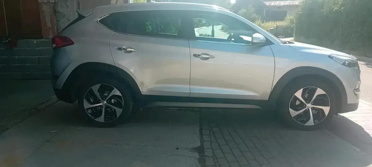 Gebraucht Hyundai Tucson Style 185 PS (136 kW) 2015 Silber SUV