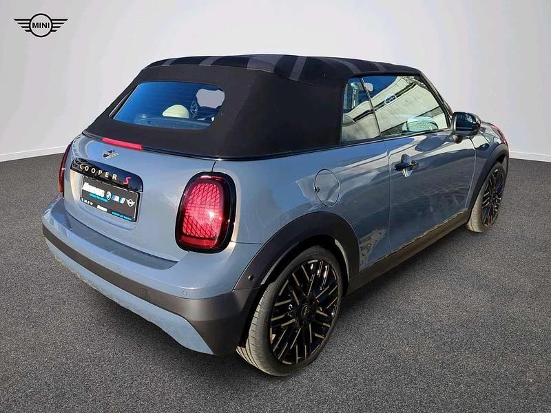 Gebraucht Mini Cooper S Cabriolet Favoured 204 PS (150 kW) 2024 Grau Cabrio