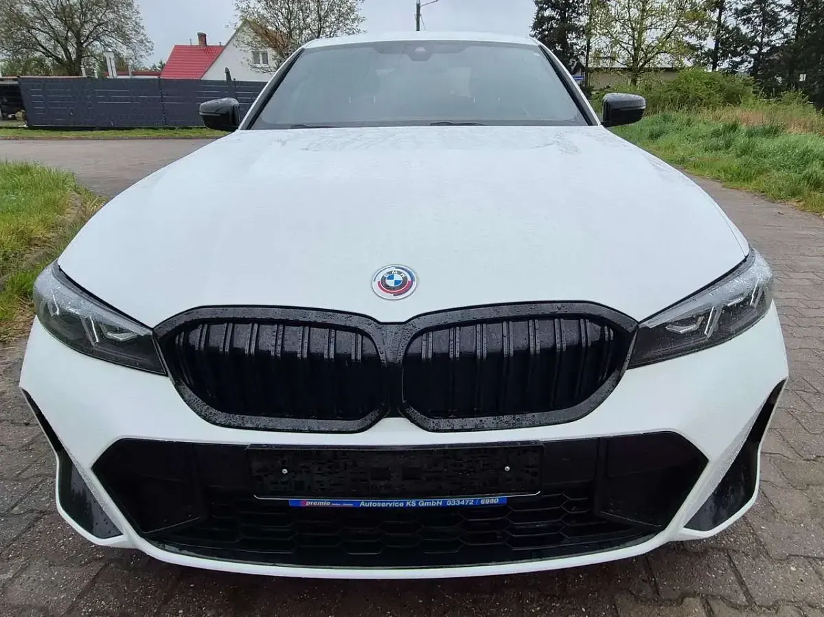 Gebraucht BMW 318 M Sport 156 PS (114 kW) 2023 Alpinweiss iii Limousine
