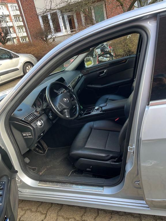 Gebraucht Mercedes E350 Avantgarde 231 PS (169 kW) 2010 Silber Limousine