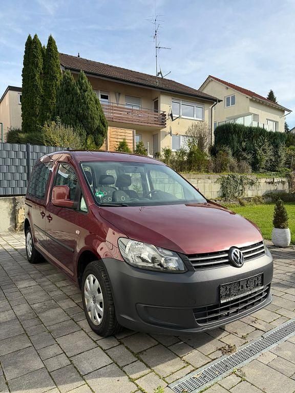 Rot Gebraucht 2012 VW Caddy Van / Kleinbus | 5.480 € (Etwas zu teuer) - Bild 1/4