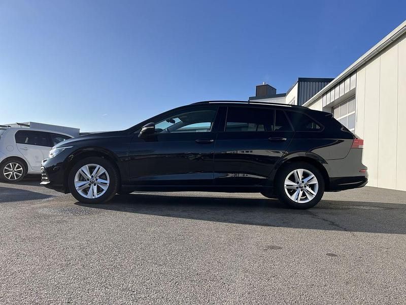 Gebraucht VW Golf VII Life 150 PS (110 kW) 2021 Schwarz Kombi